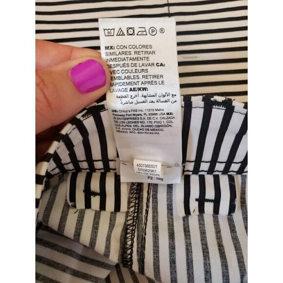 Chico Pants Cropped Women's‎ Size 6 (Chico 0.5) Black White Striped Lightweight - Picture 16 of 16